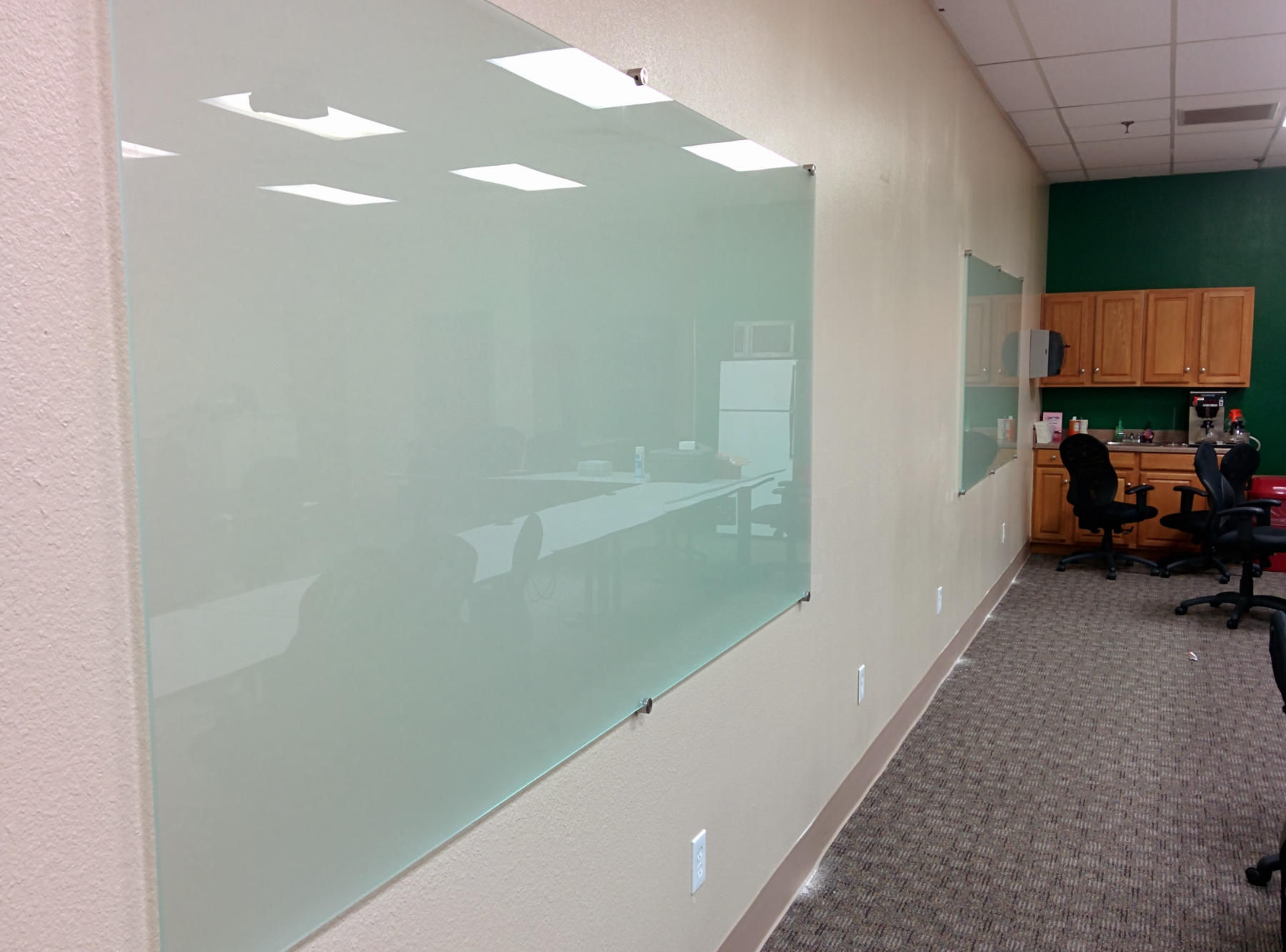 frosted glass wall for classroom